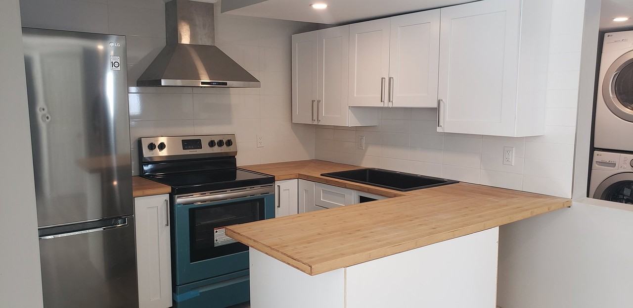 1123 Towerhill Crt - Photo 2 of 9