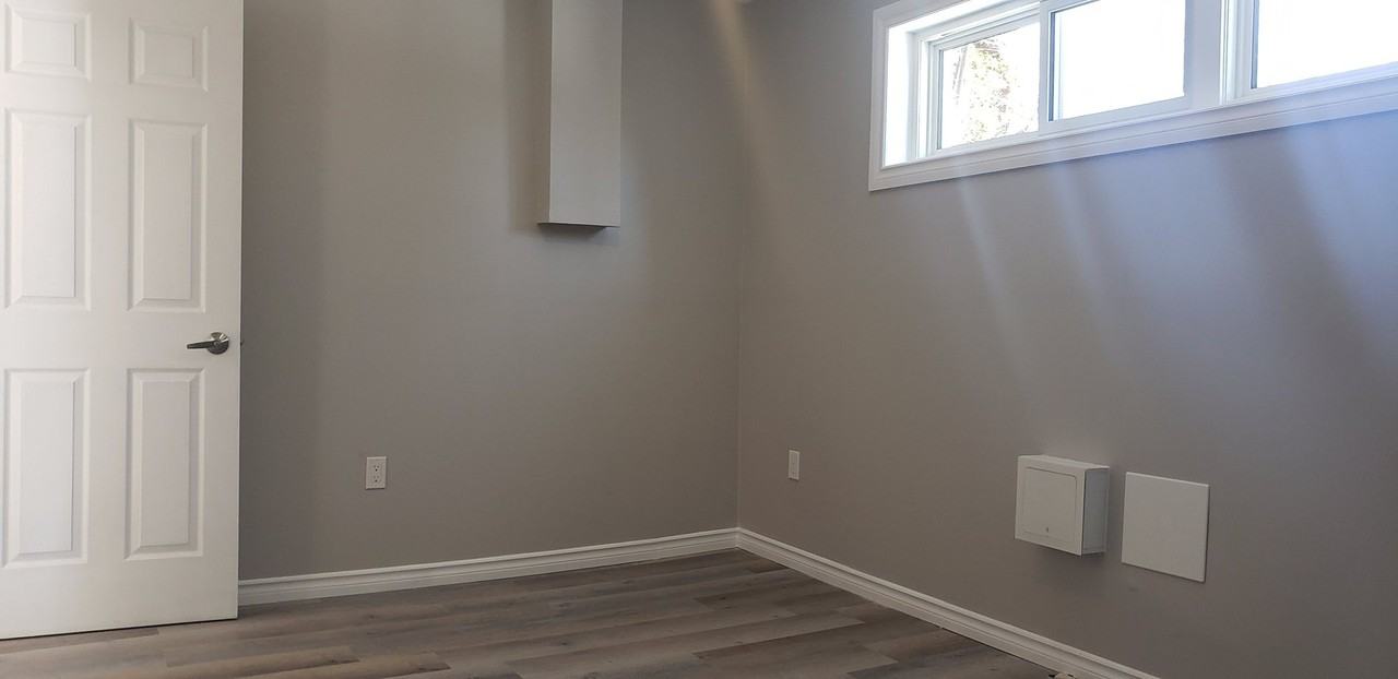 1123 Towerhill Crt - Photo 4 of 9