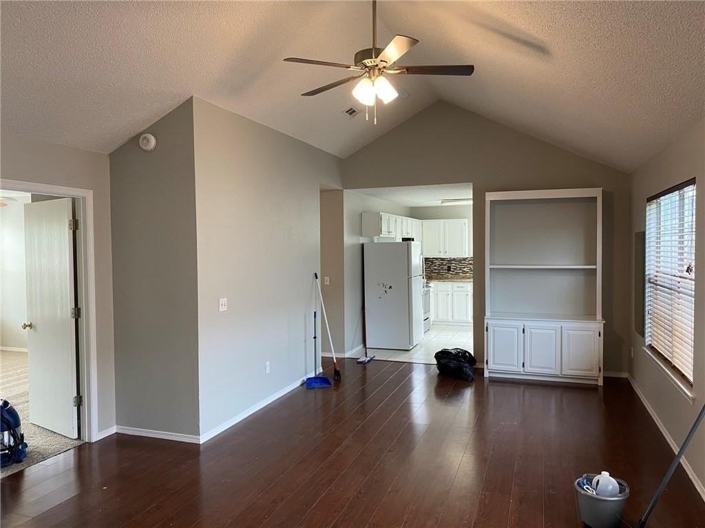 2911 Beech Ave - Photo 5 of 21