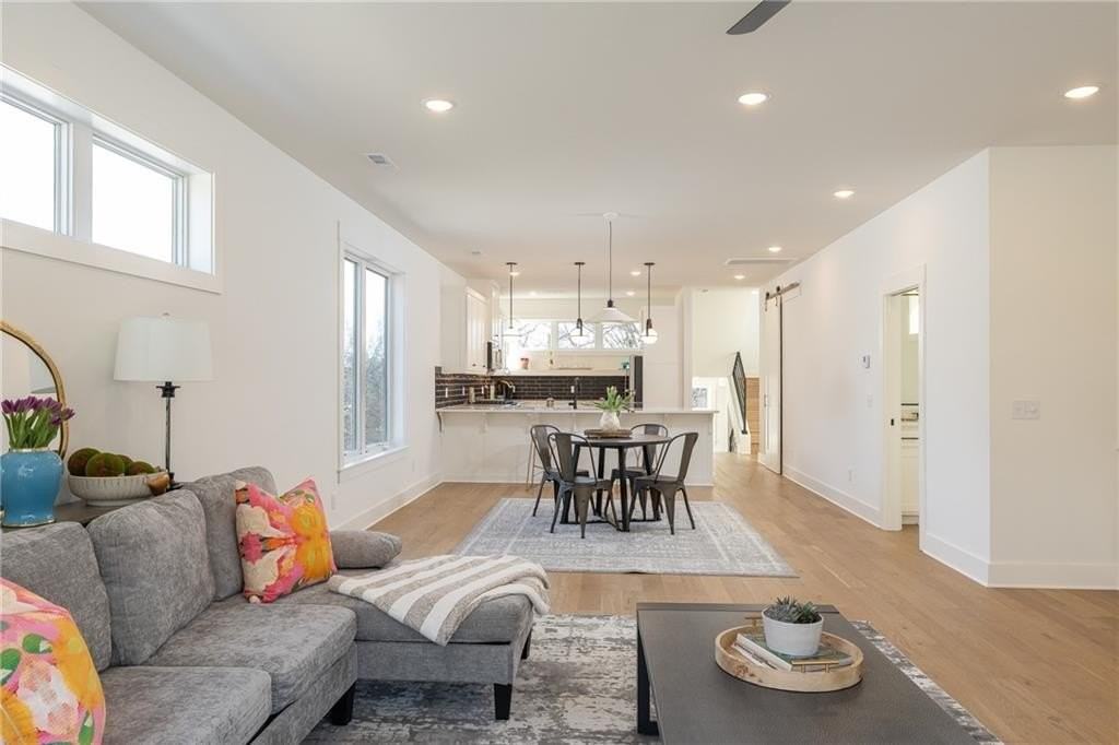 205 W Lafayette St - Photo 7 of 27