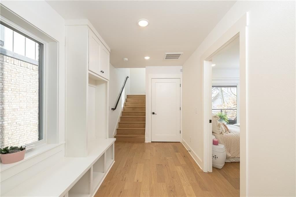 207 W Lafayette St - Photo 2 of 26