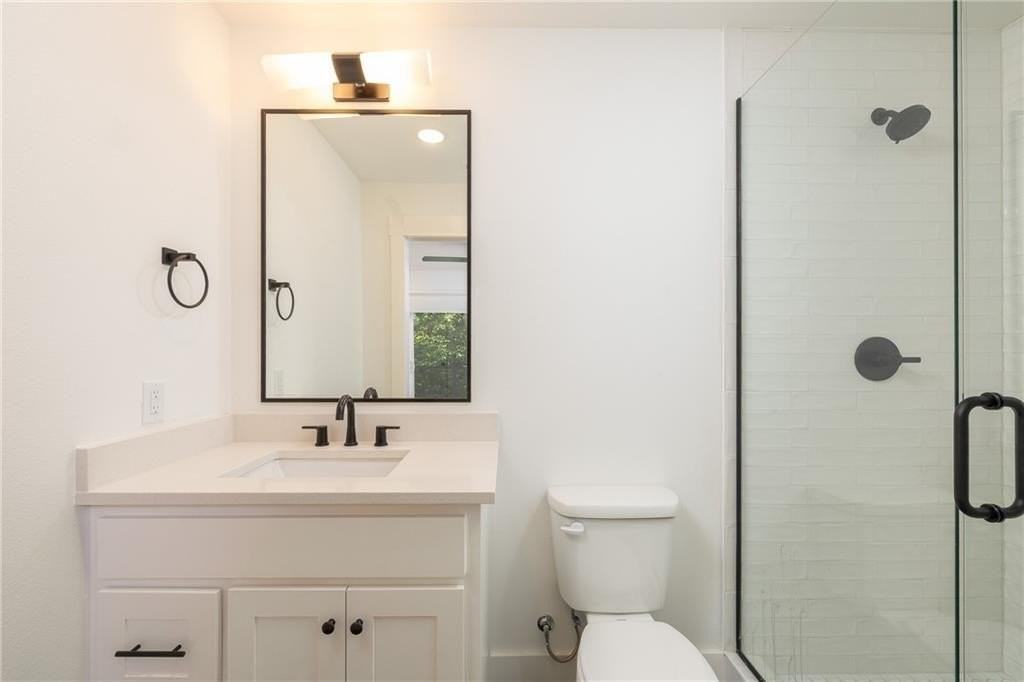 207 W Lafayette St - Photo 6 of 26