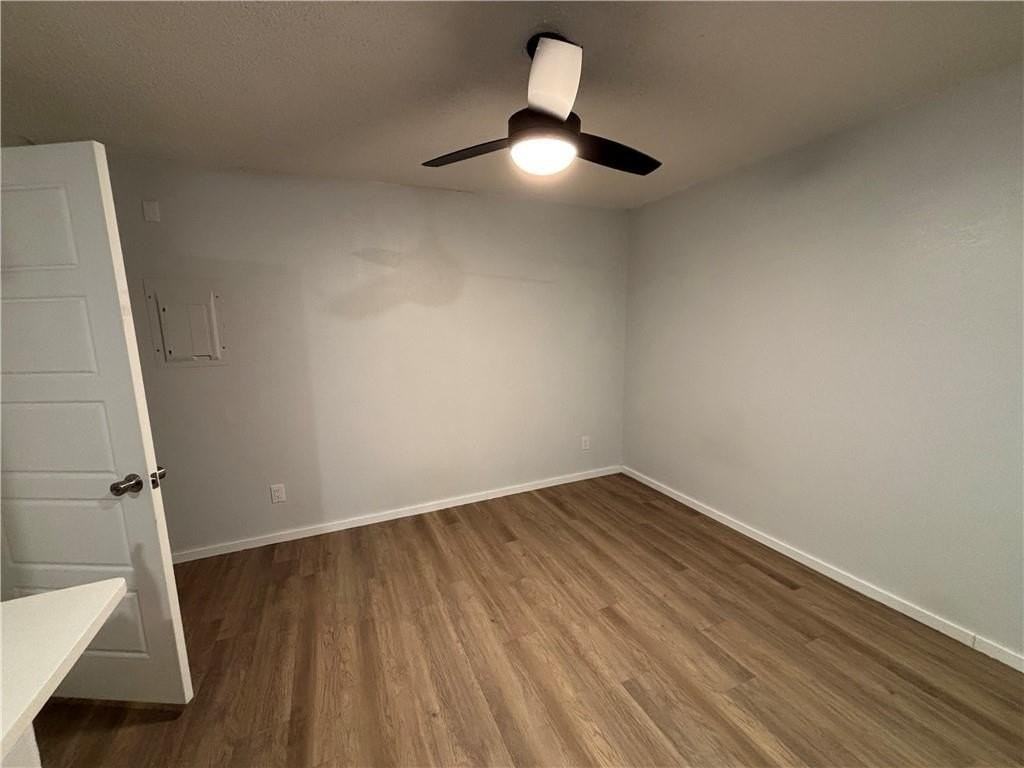 942 W Holly St #4 - Photo 5 of 6