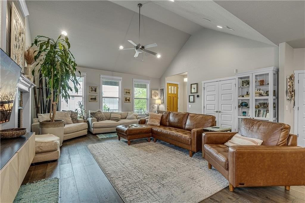 2630 E Bayside Xing - Photo 6 of 32