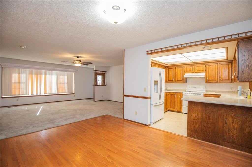 12 Deddington Dr - Photo 7 of 17