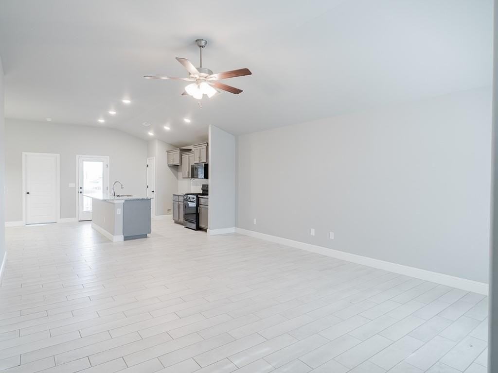 6100 Nw Silas St - Photo 3 of 20