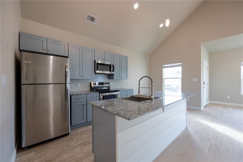 800 Valley Oaks Ln - Photo 5 of 24