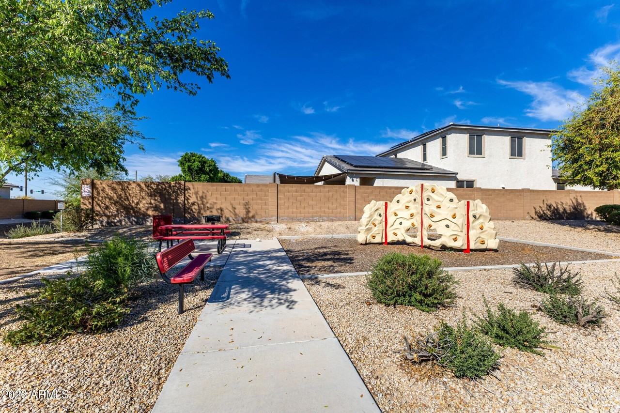 11410 N 50th Ln - Photo 6 of 35