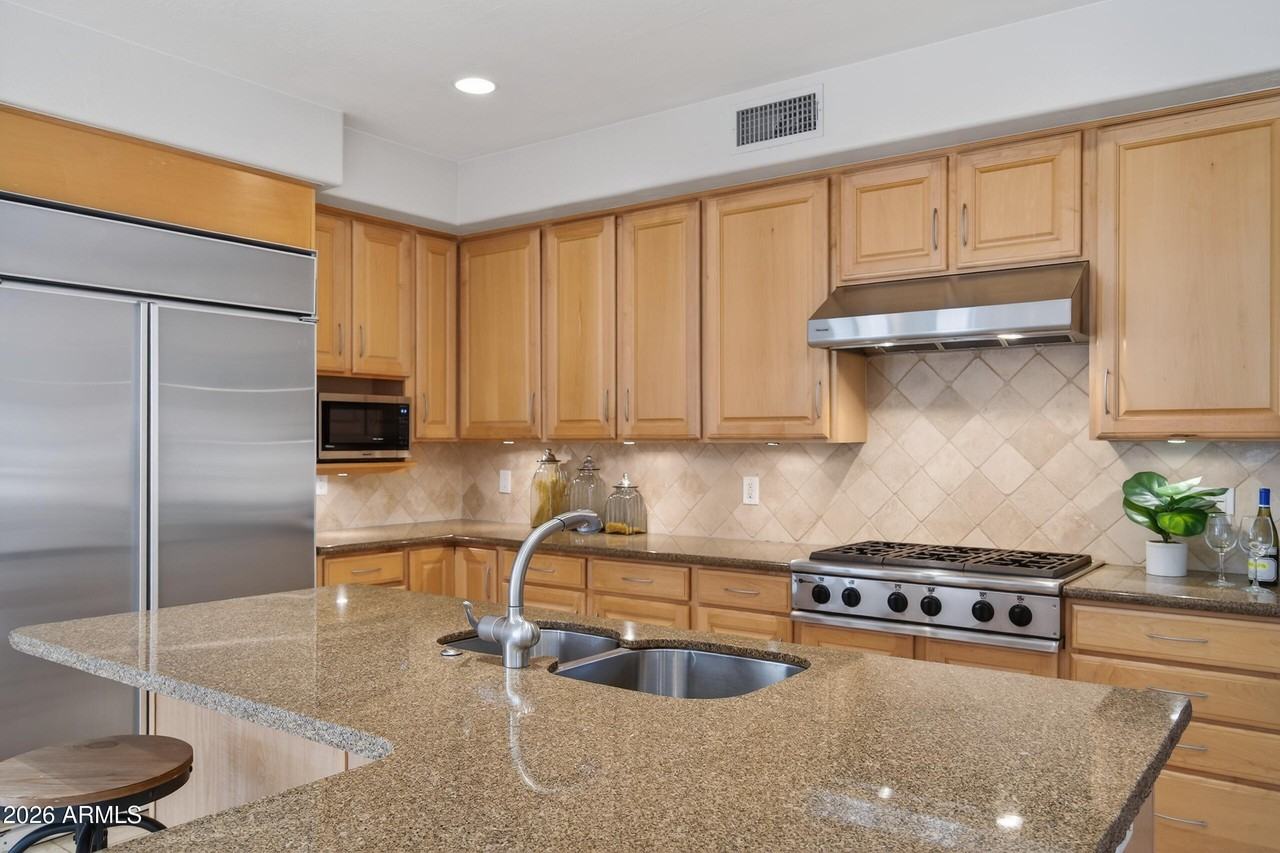 8001 E Vista Bonita Dr - Photo 3 of 46