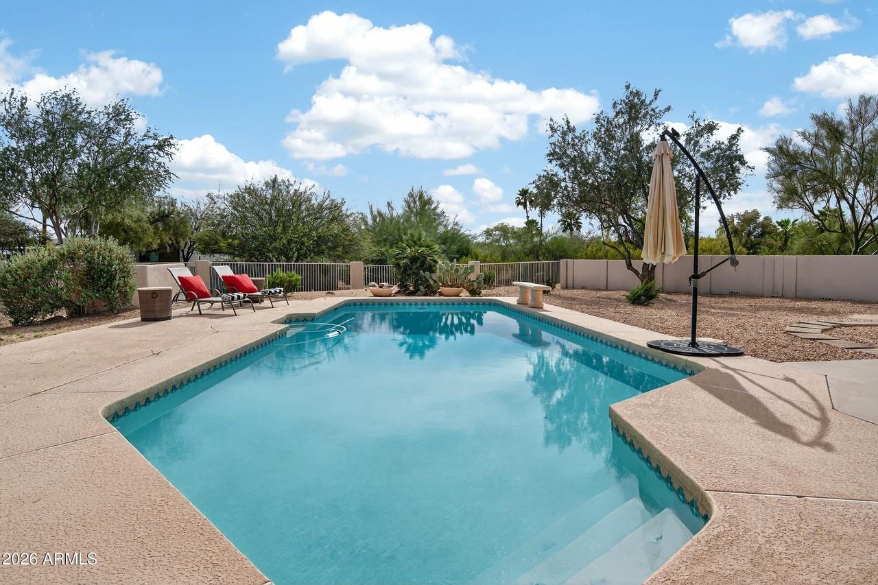 8001 E Vista Bonita Dr - Photo 5 of 46