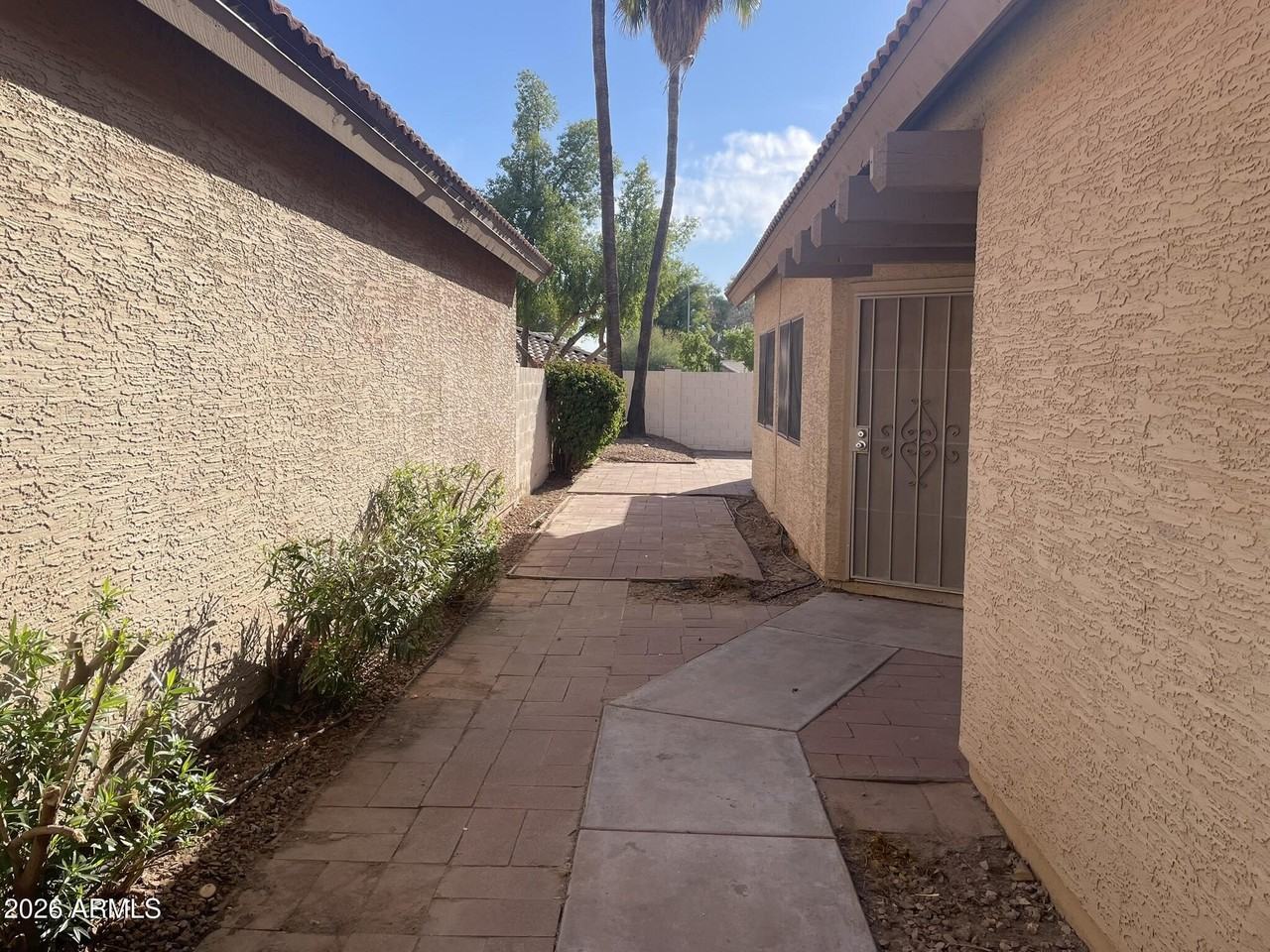 4587 W Harrison St - Photo 2 of 14