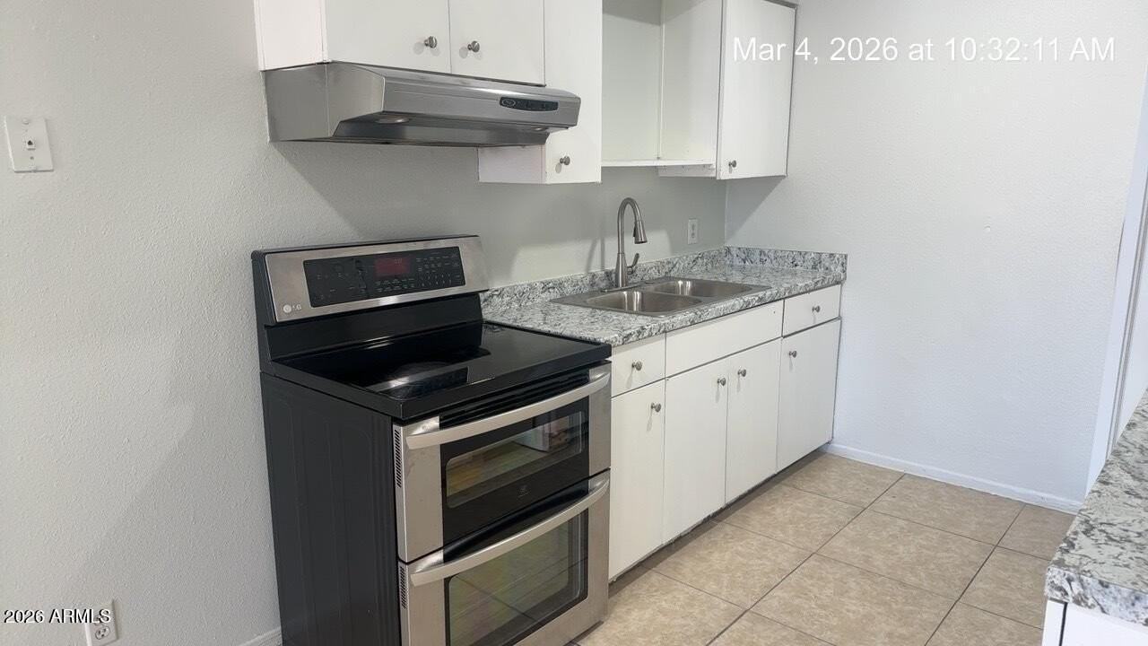 2026 W Cactus Rd Apt A - Photo 2 of 9