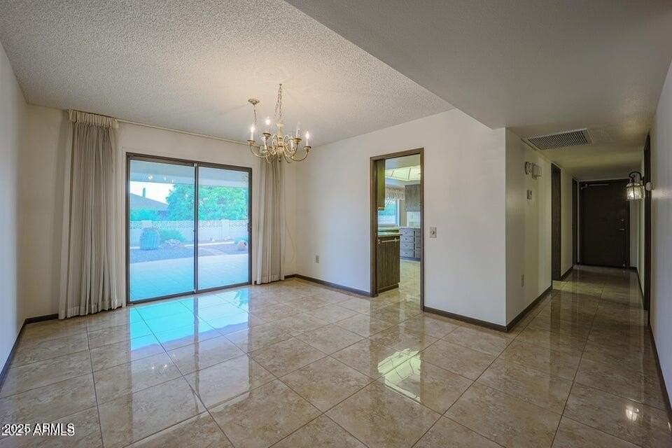 13135 W Castlebar Dr - Photo 5 of 31