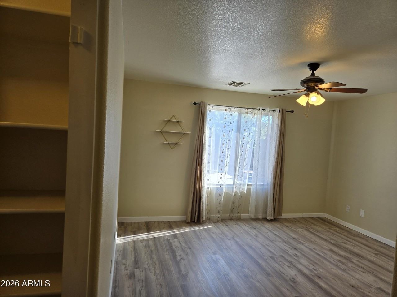 5365 W Augusta Ave - Photo 5 of 17