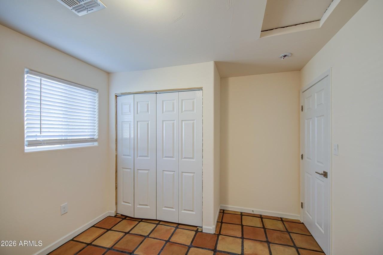 10345 N 90th Ave - Photo 4 of 12