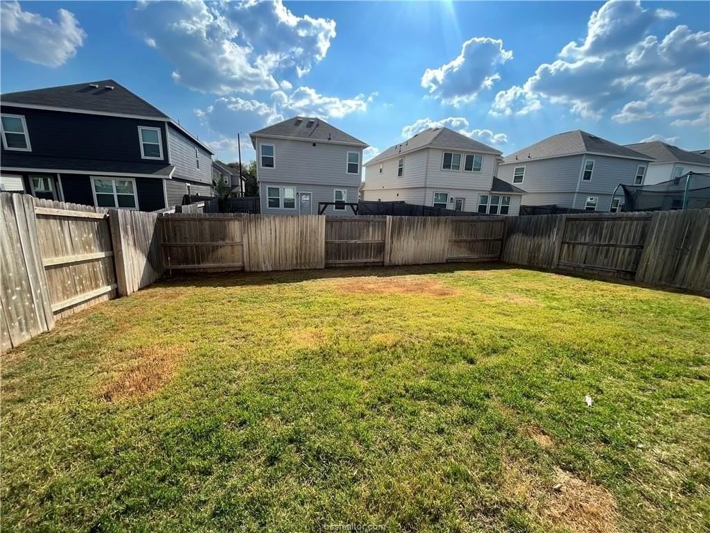 1421 Desire Ln - Photo 2 of 21