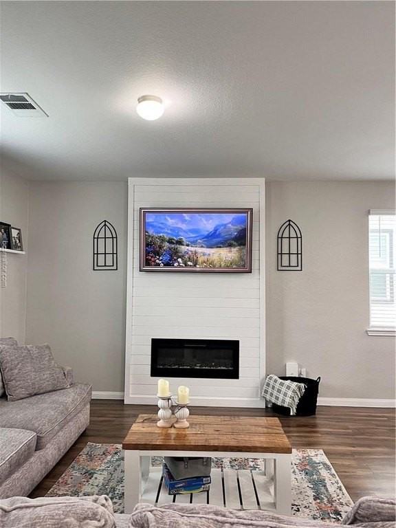 1421 Desire Ln - Photo 4 of 21