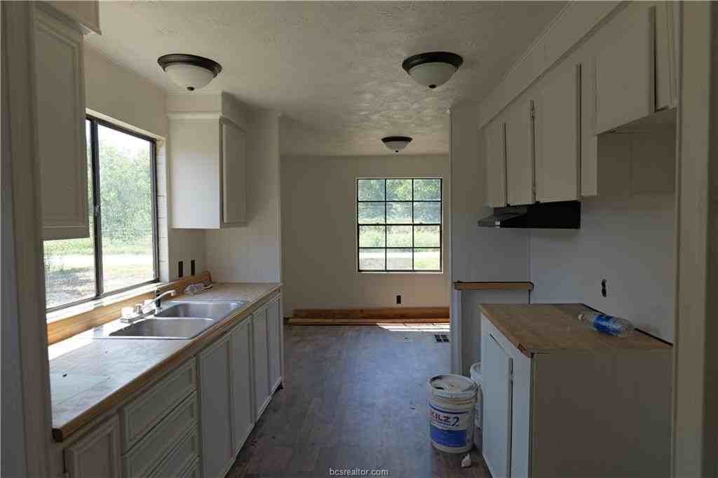 732F Rogers St - Photo 3 of 8