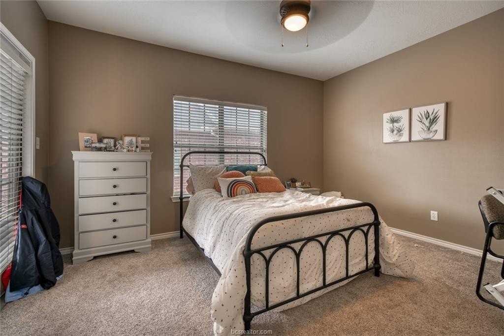 328 Forest Dr - Photo 7 of 17