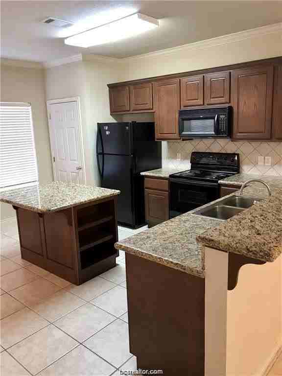 140 Forest Dr - Photo 5 of 17