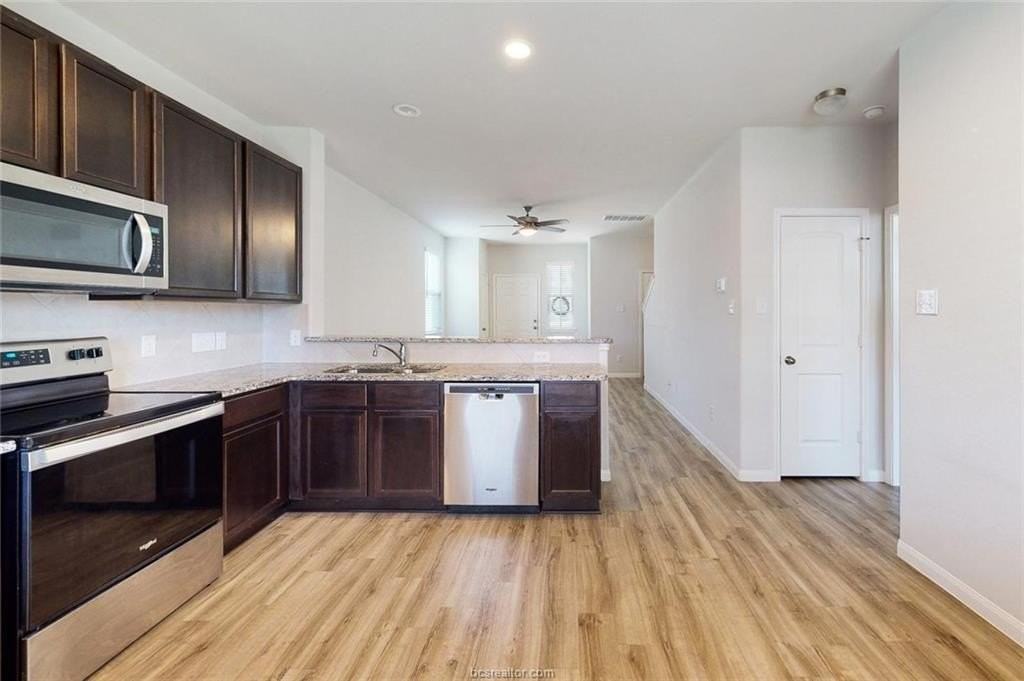 978 Marquis Dr - Photo 5 of 14