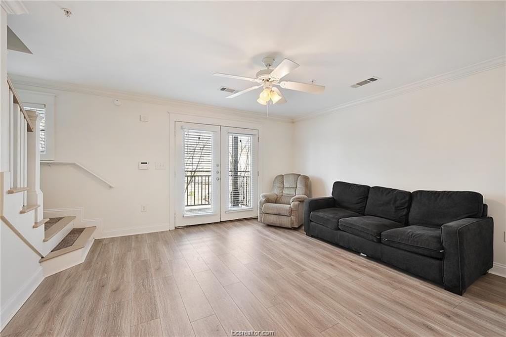 1725 Harvey Mitchell Pkwy S Apt 637 #637 - Photo 3 of 10