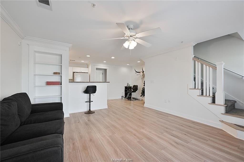 1725 Harvey Mitchell Pkwy S Apt 637 #637 - Photo 4 of 10