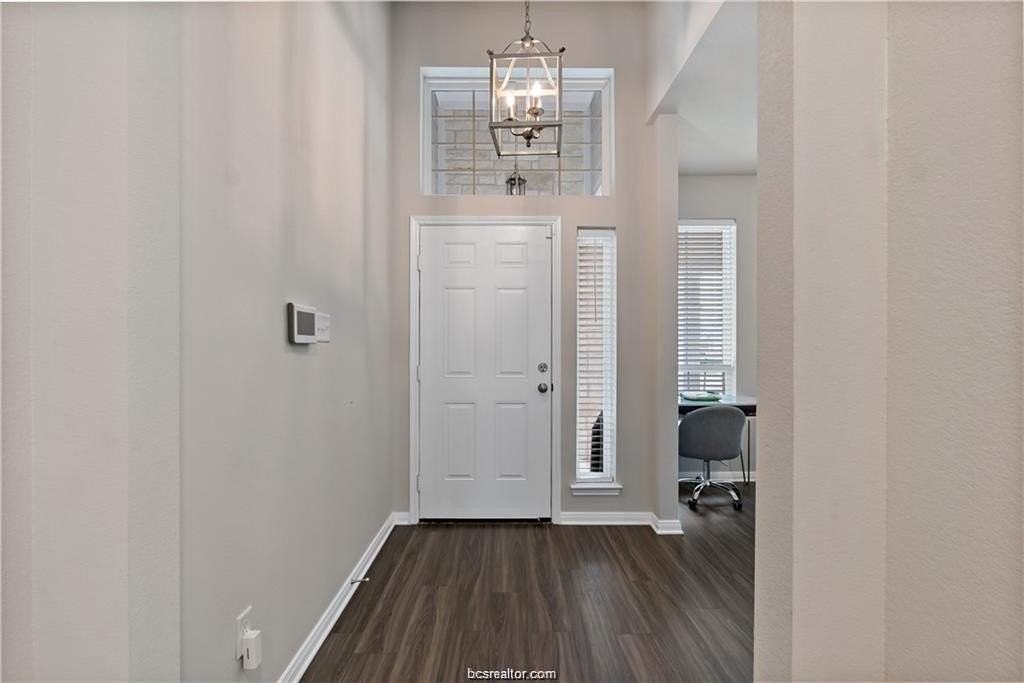 6221 Southern Cross Dr - Photo 4 of 23