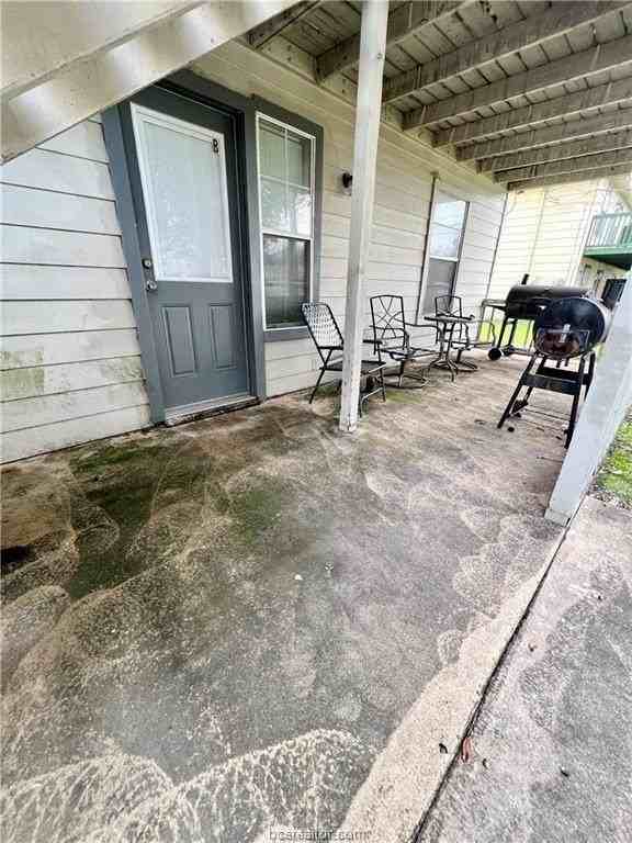 713 Vassar Ct Apt C #C - Photo 3 of 22