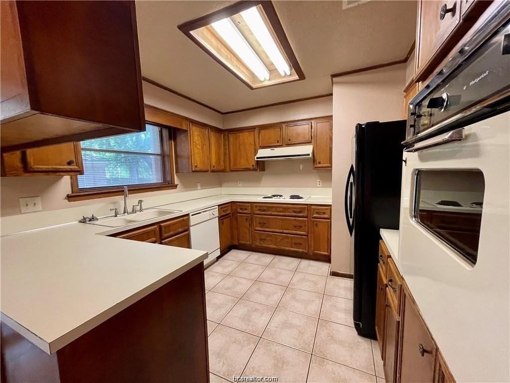 3105 Bluestem Dr - Photo 3 of 13