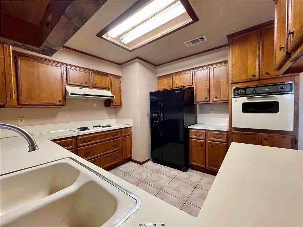 3105 Bluestem Dr - Photo 4 of 13