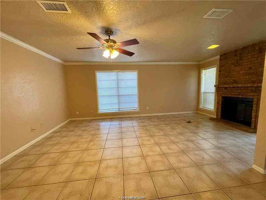 3105 Bluestem Dr - Photo 5 of 13