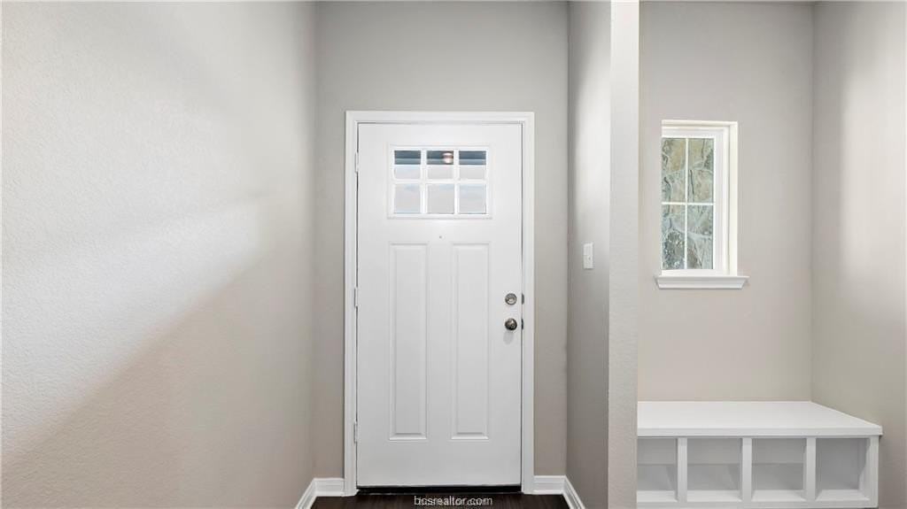 3007 Stevens Dr - Photo 4 of 23