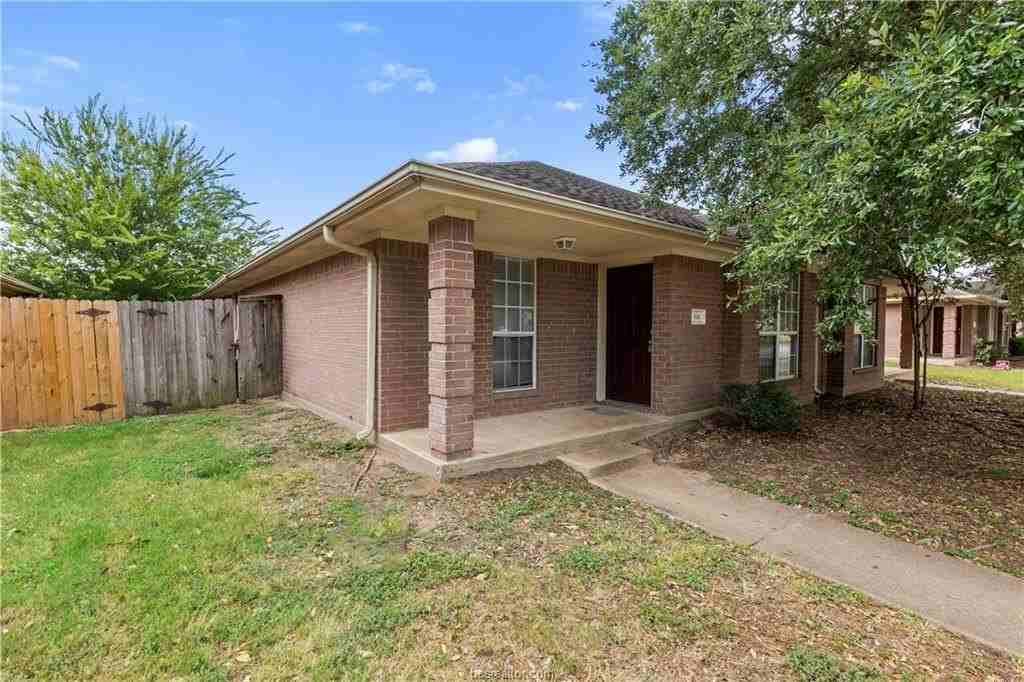 912 Willow Pond St - Photo 2 of 22