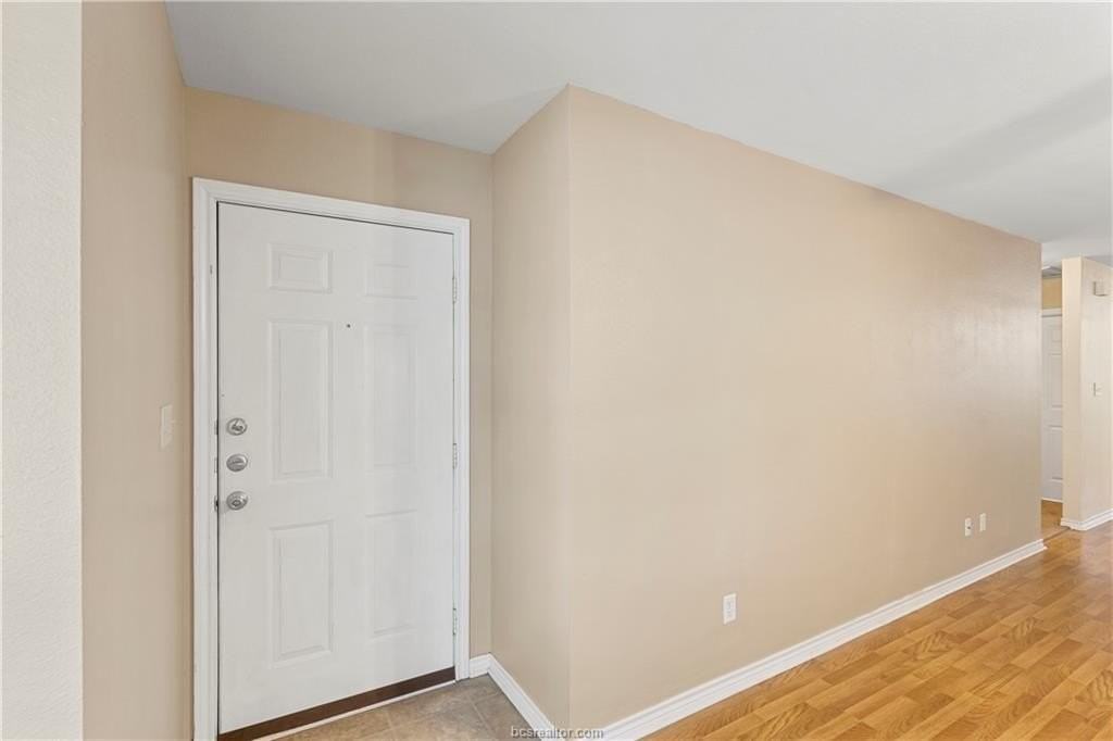 912 Willow Pond St - Photo 3 of 22