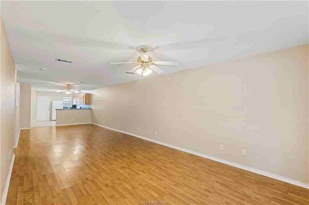 912 Willow Pond St - Photo 4 of 22