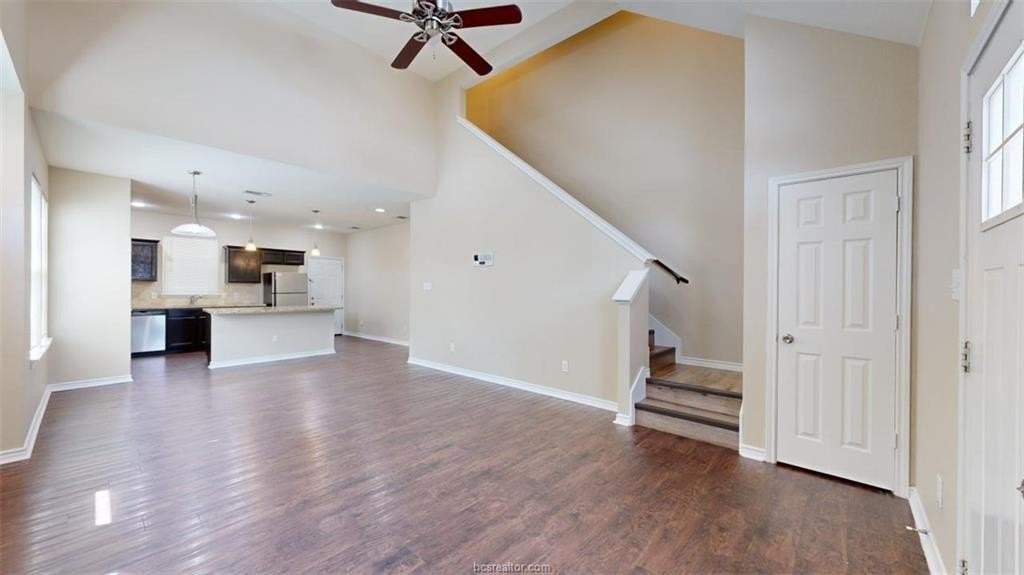 205 Sterling St Unit A - Photo 4 of 40