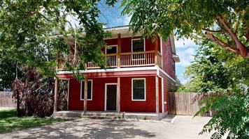 featured image of 821 Avenue B