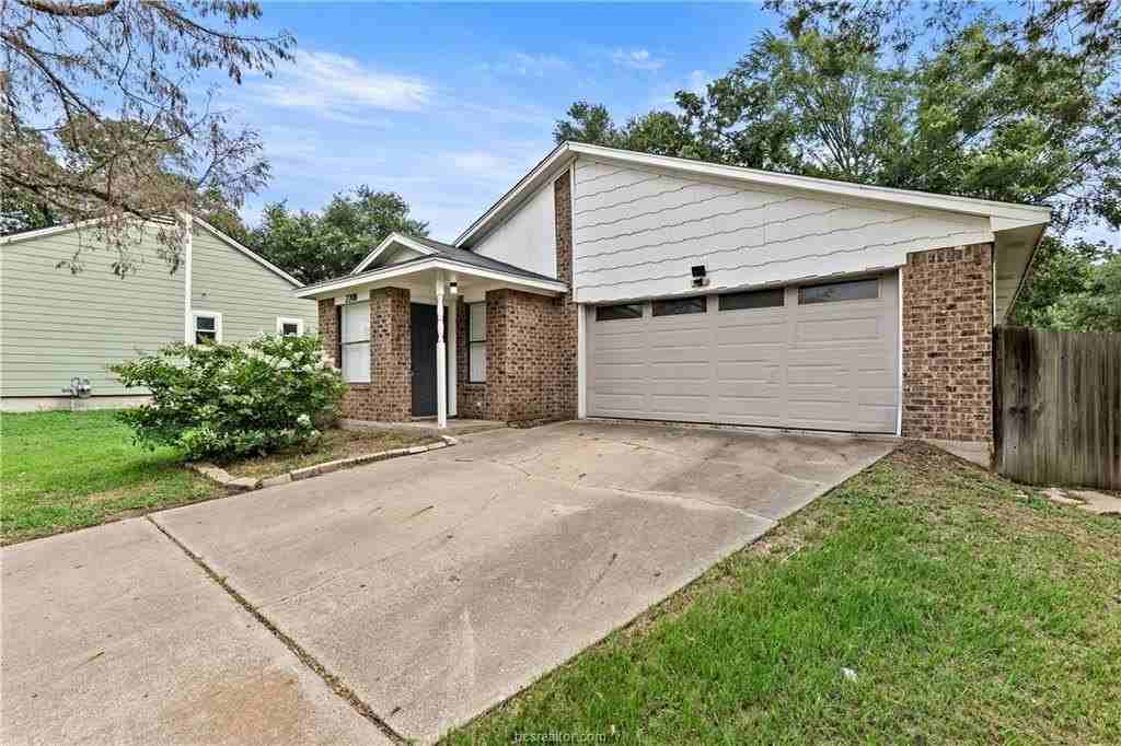 2208 Lobo Dr - Photo 2 of 23