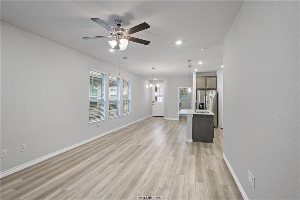 827 Mineral Wells Ln - Photo 6 of 23