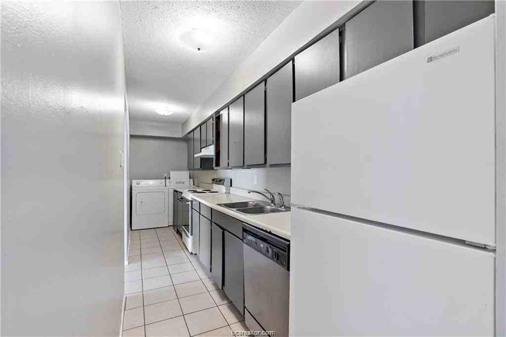 1112 Autumn Cir Apt B #B - Photo 7 of 15
