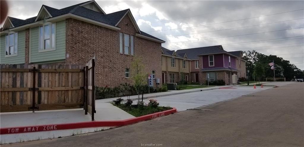 903 Balcones Dr #3B - Photo 3 of 9