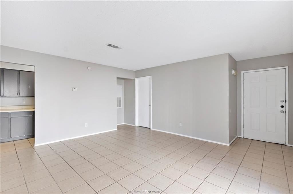 1112 Autumn Cir #D - Photo 6 of 15