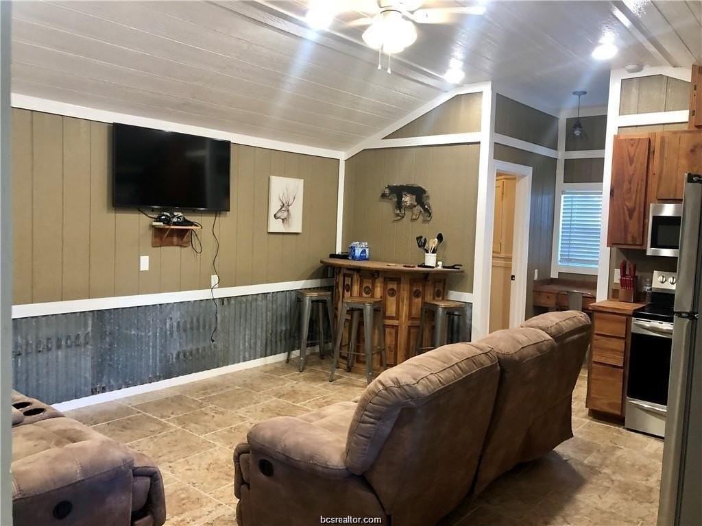 11351 Oak Lake Rd - Photo 2 of 20