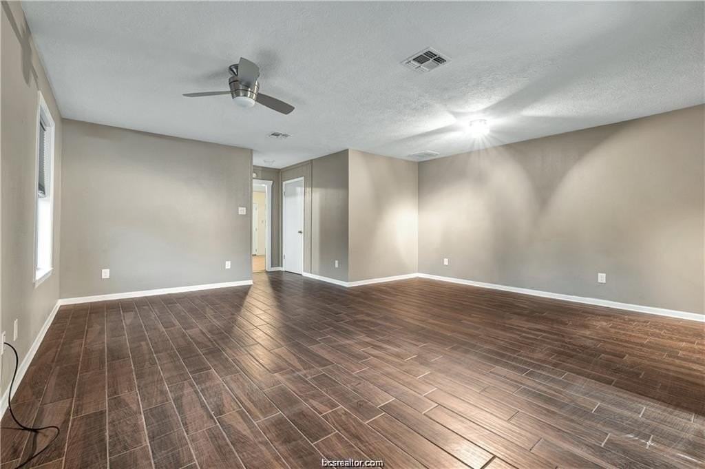 807 Holleman Dr - Photo 2 of 19