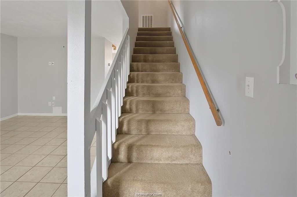 2807 Wildflower Dr Apt 21 #21 - Photo 6 of 27