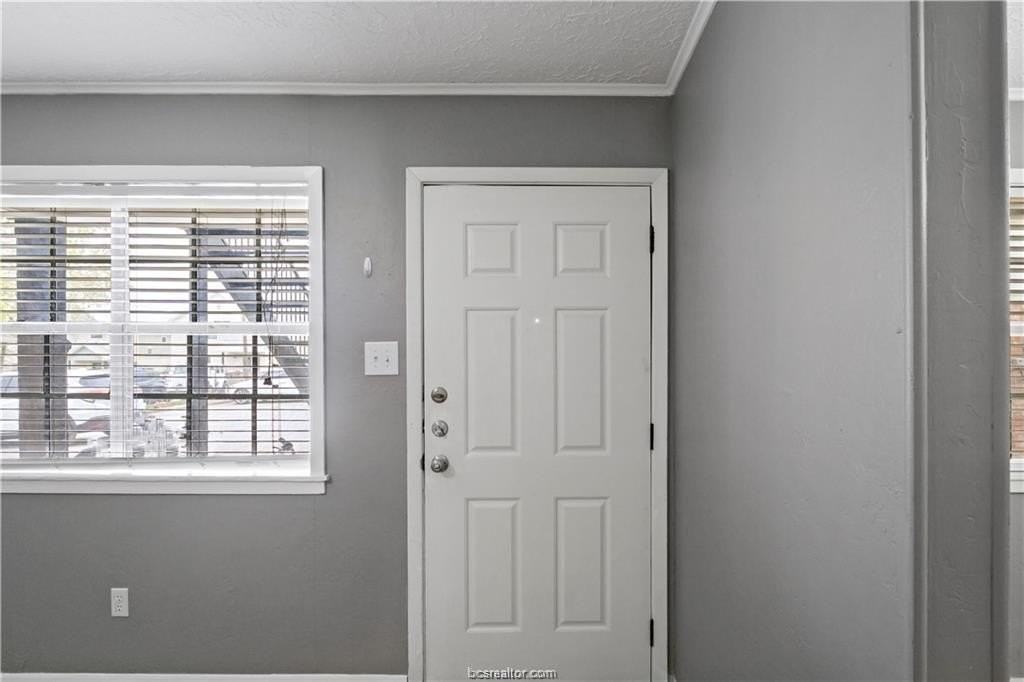 3906 Aspen St #C - Photo 2 of 16