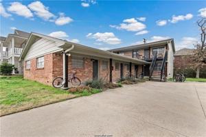 featured image of 3906 Aspen St #D