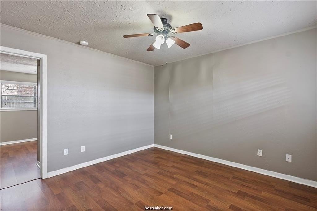 3906 Aspen St #D - Photo 3 of 13