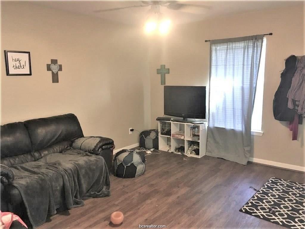 1005 Autumn Cir Apt B #B - Photo 3 of 10